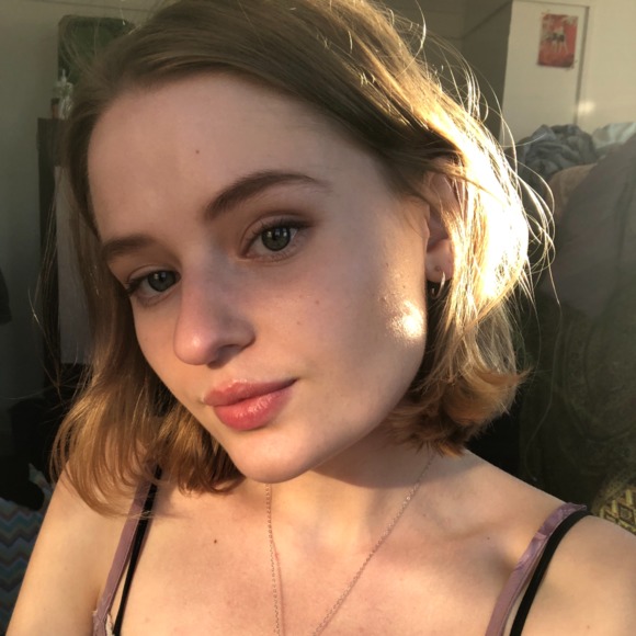 Meet your Posher, Nicole - Picture 1 of 1